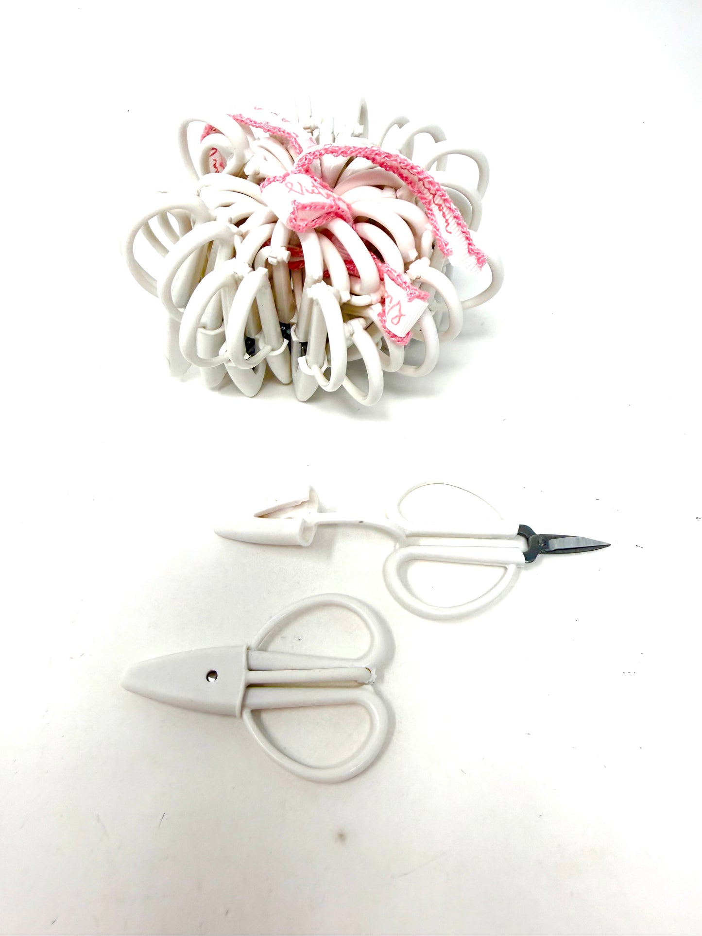 Blossom of Mini Scissors: Winter White-Blossom of 25 Pieces