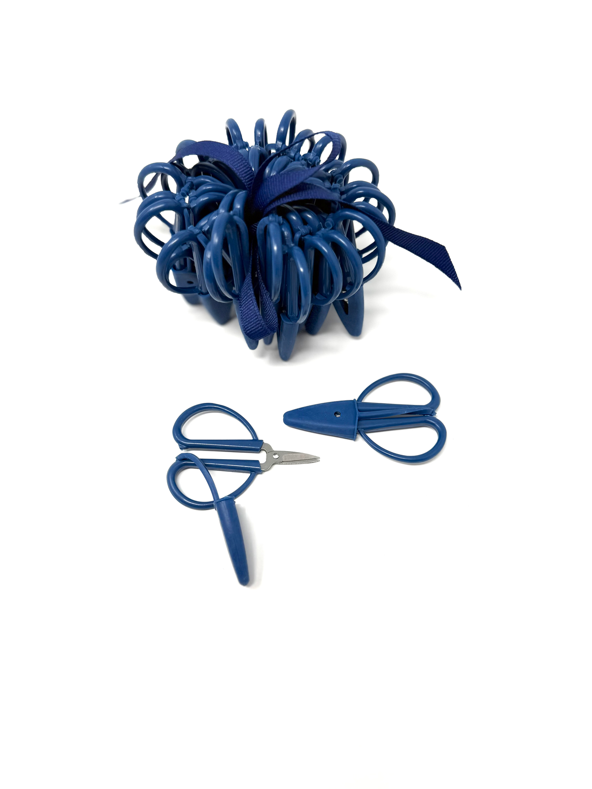 Blossom of Mini Scissors: Traditional Navy-Blossom of 25 Pieces