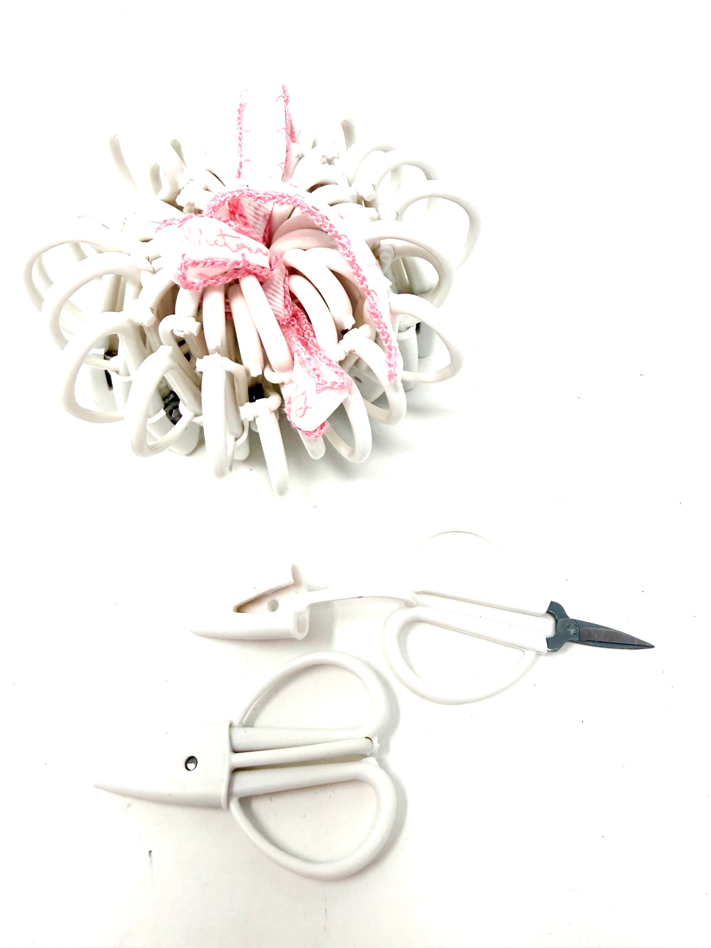 Blossom of Mini Scissors: Winter White-Blossom of 25 Pieces